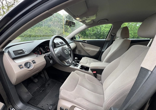 Volkswagen Passat cena 23900 przebieg: 225882, rok produkcji 2010 z Poznań małe 466